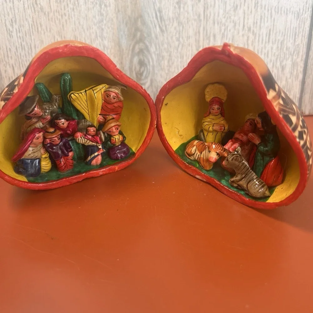 Peruvian Christmas Nativity Scene Carved Gourd Peru Folk Art Hand Made‎ Vintage